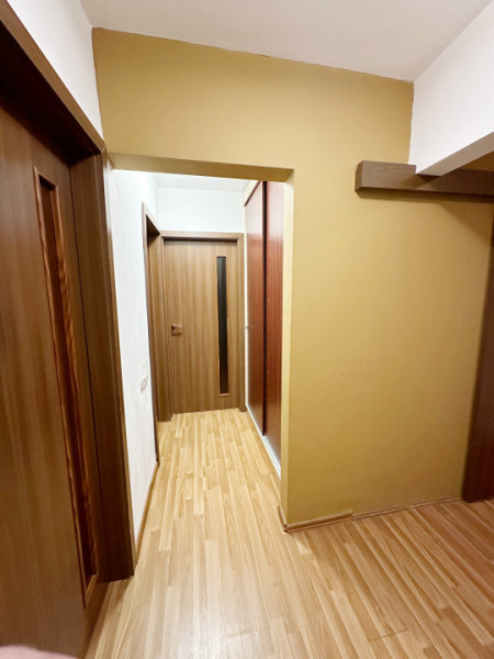 Apartament 3 camere, decomandat, 2 bai, mobilat lux, zona Dambovita- Nora