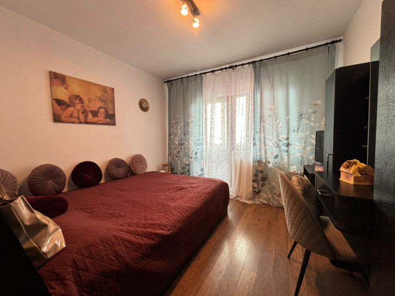 Apartament 3 camere, decomandat, 67mp, etaj 3, cu 2 balcoane, zona Girocului