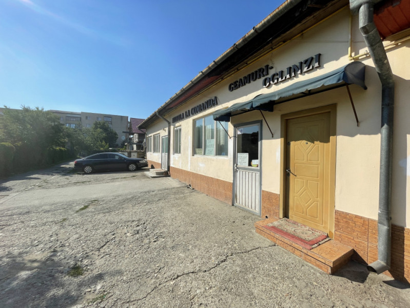 Casa de Vânzare plus Spatii comerciale, total 785 mp, Zona Jovial în Motru 