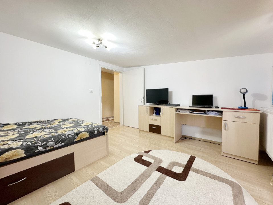 Apartament pe doua nivele,  5 camere, 92mp utili, balcon 6mp, Giroc- Primarie