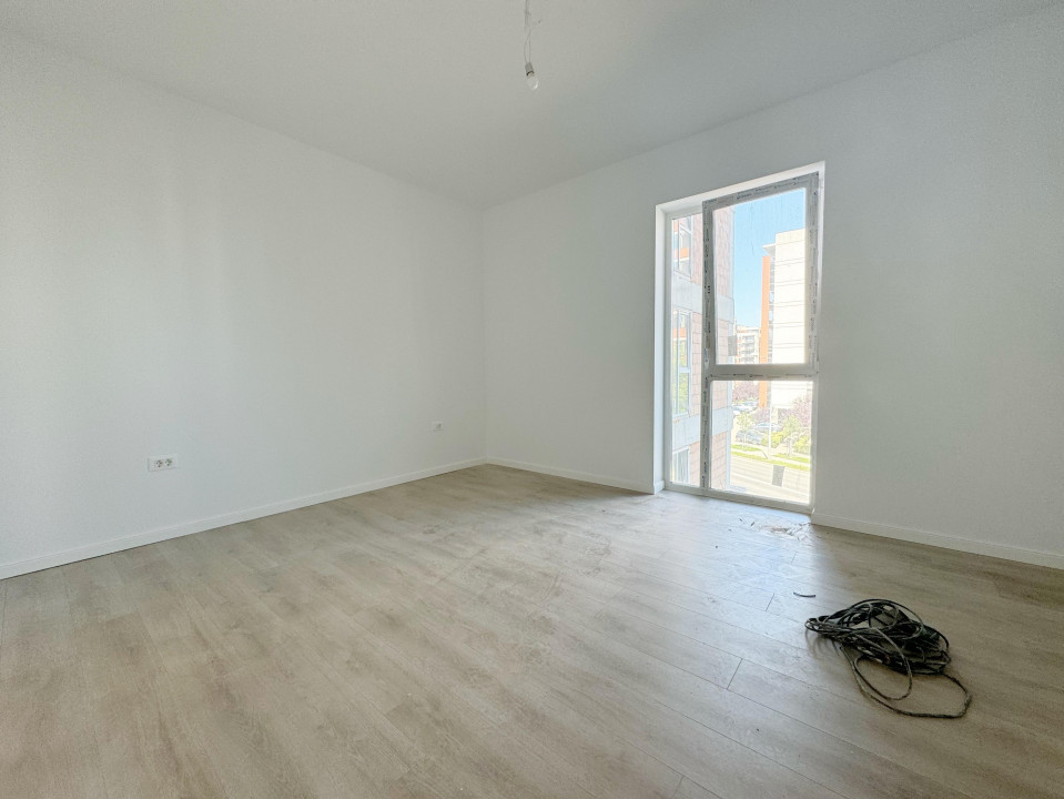 Penthouse 3 camere, decomandat, 85.6 mp utili, etaj 9/9, zona Aradului