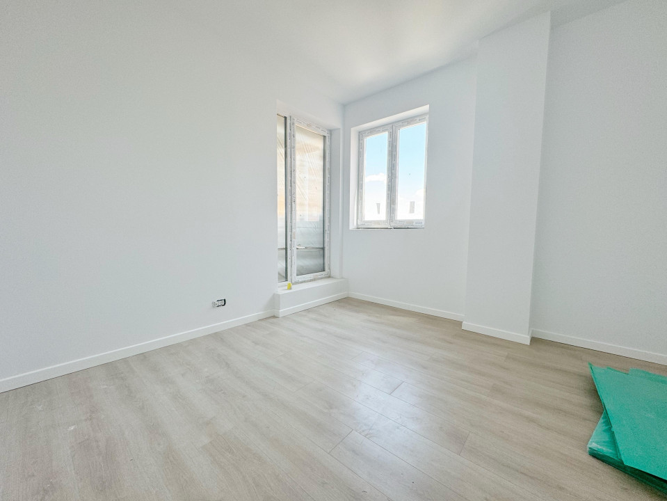 Penthouse 3 camere, decomandat, 86.3 mp utili, etaj 9/9, zona Aradului