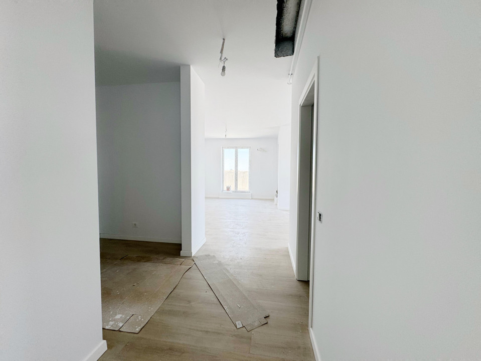 Penthouse 3 camere, decomandat, 86.3 mp utili, etaj 9/9, zona Aradului