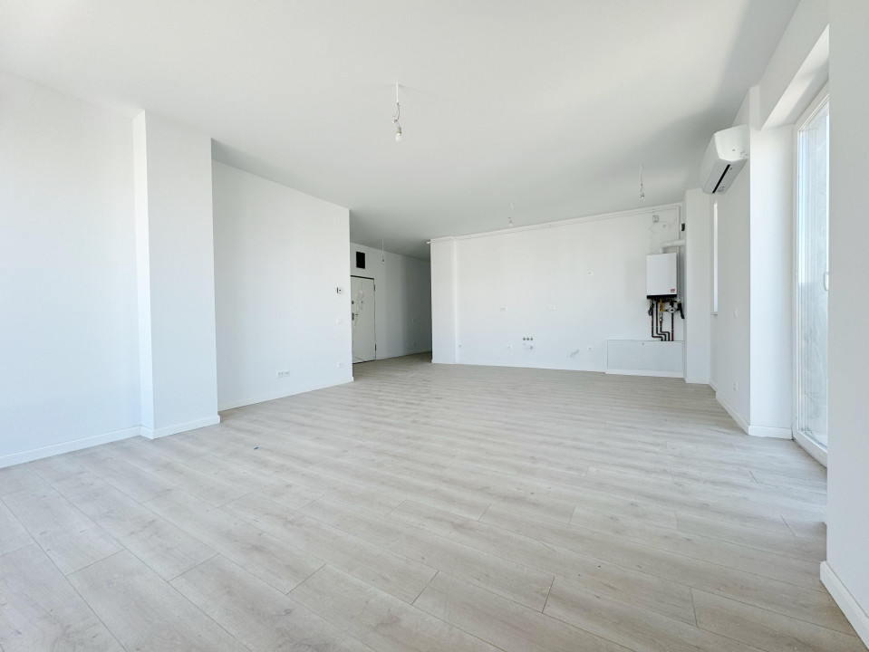 Penthouse 3 camere, decomandat, 81 mp utili, toate utilitatile, zona Aradului