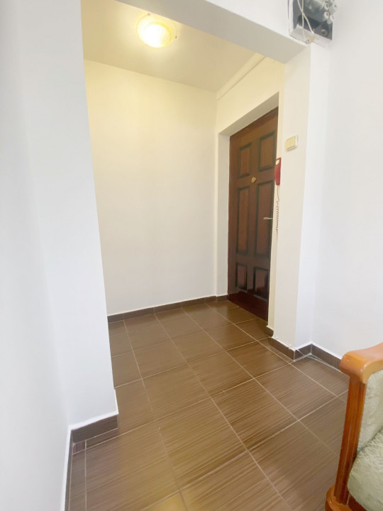 Apartament 2 camere, semidecomandat, 55mp utili,etaj 4/4 , zona Cetatii