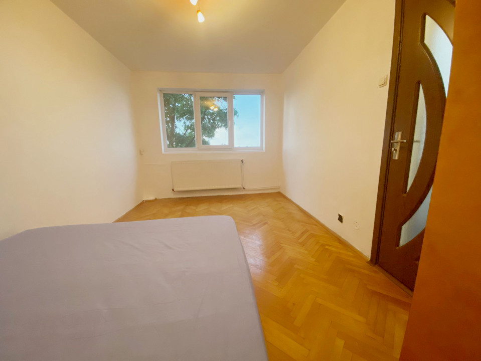 Apartament 2 camere, semidecomandat, 55mp utili,etaj 4/4 , zona Cetatii