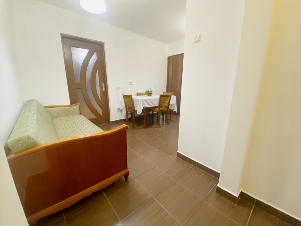 Apartament 2 camere, semidecomandat, 55mp utili,etaj 4/4 , zona Cetatii