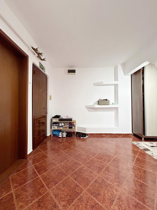 Apartament 3 camere, decomandat 65mp, zona Soarelui 