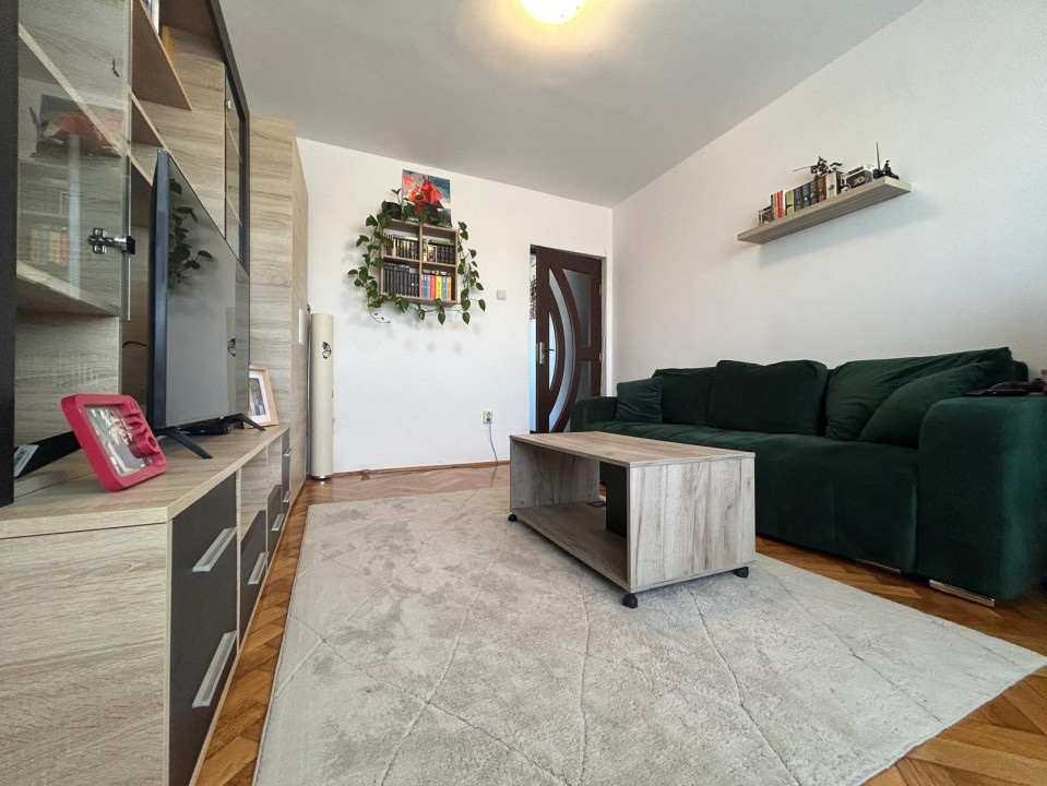 Apartament 2 camere, decomandat 50mp, etaj 8, zona Dambovita