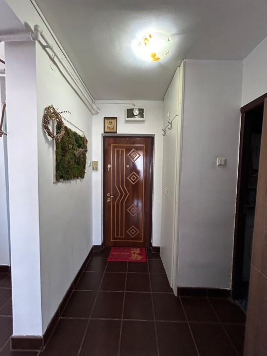 Apartament 2 camere, decomandat 50mp, etaj 8, zona Dambovita