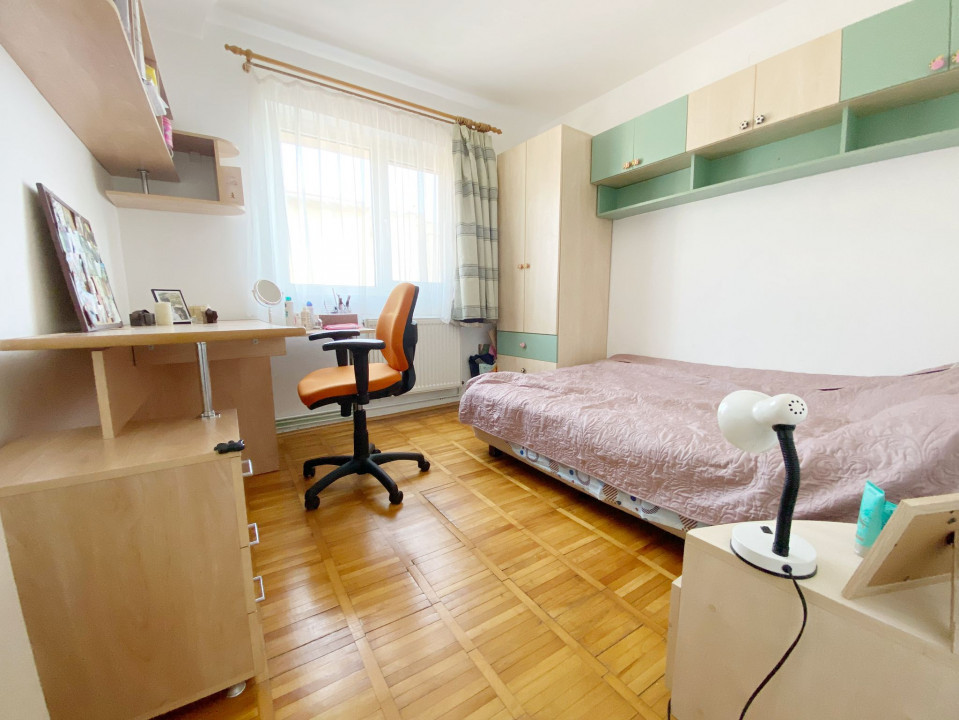 Apartament 3 camere, decomandat, 67mp utili, zona Modern