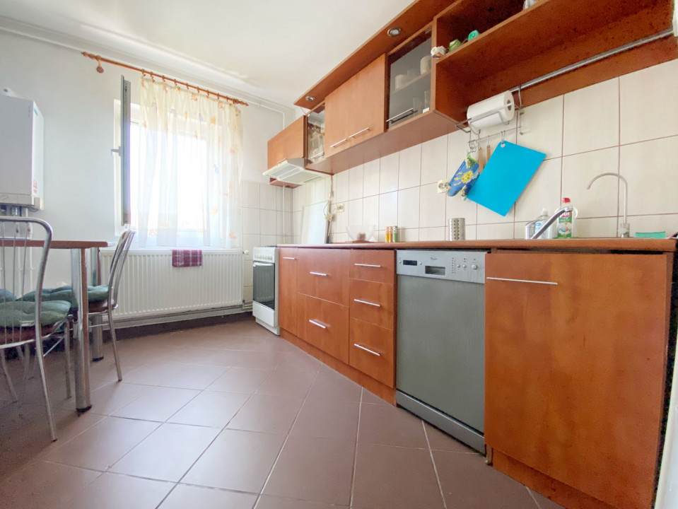 Apartament 3 camere, decomandat, 67mp utili, zona Modern