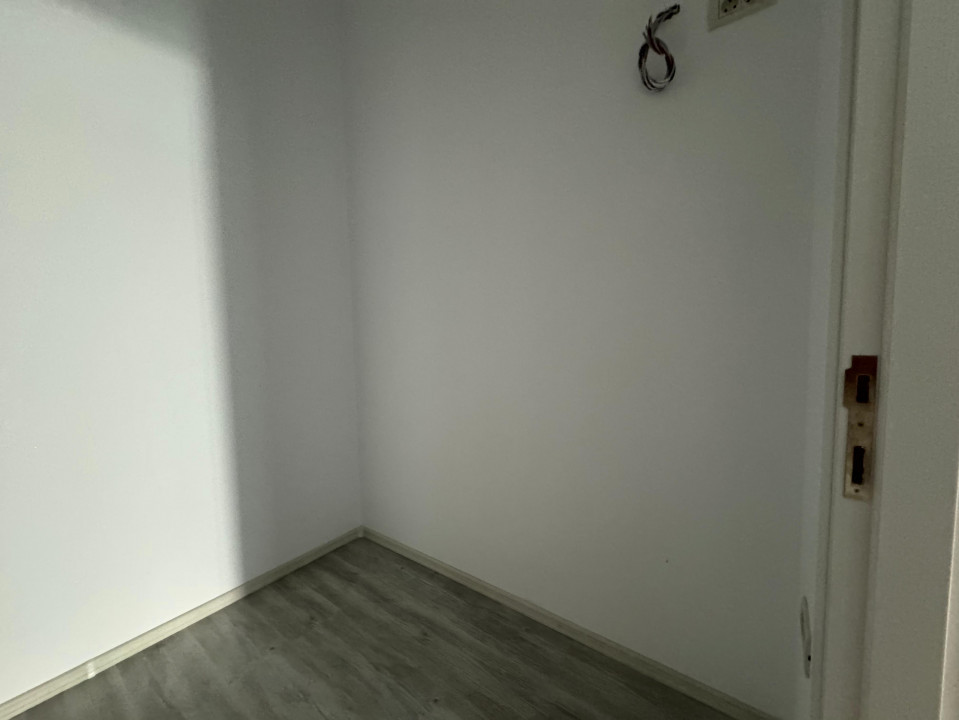 Apartament 4 camere, decomandat, 140mp utili, etaj P/4 -Dumbravita