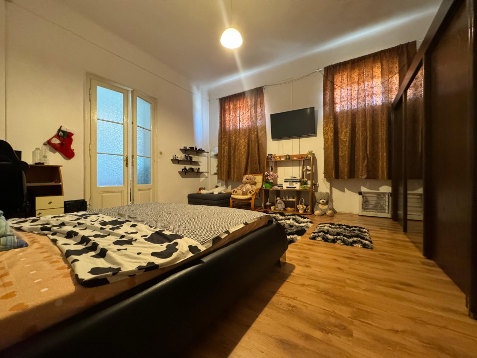 Apartament semidecomandat cu 3 camere, 116 mp utili, etaj 1/1 -Sinaia