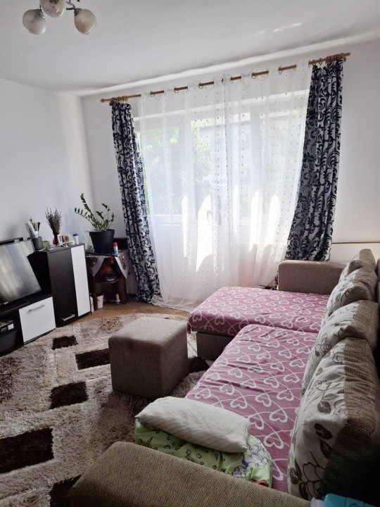 Apartament 4 camere, semidecomandat, 62 mp utili, etaj 3/4 -Cetatii