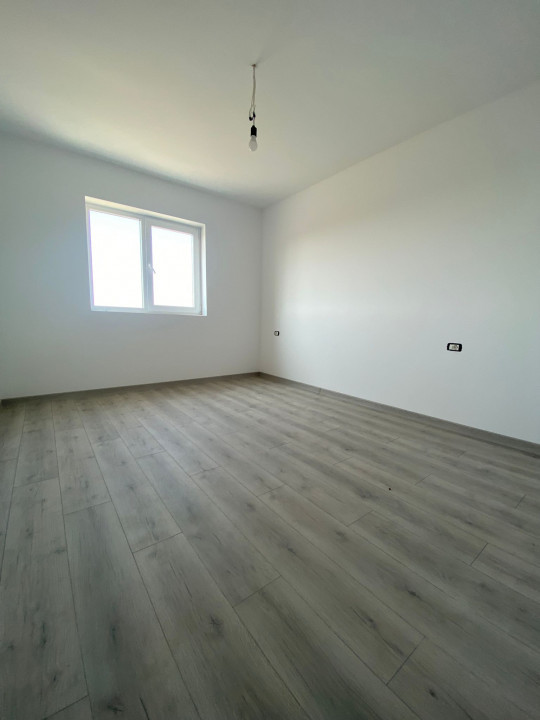 Apartament 3 camere, decomandat, 63 mp utili, etaj 2/3 -Torontalului