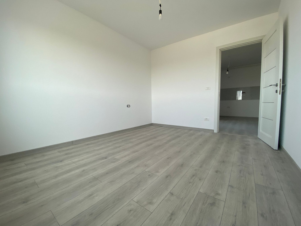 Apartament 3 camere, decomandat, 63 mp utili, etaj 2/3 -Torontalului