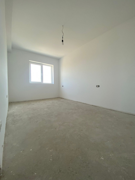 Penthouse 3 camere, decomandat, 81 mp utili, etaj 3, zona Torontalului