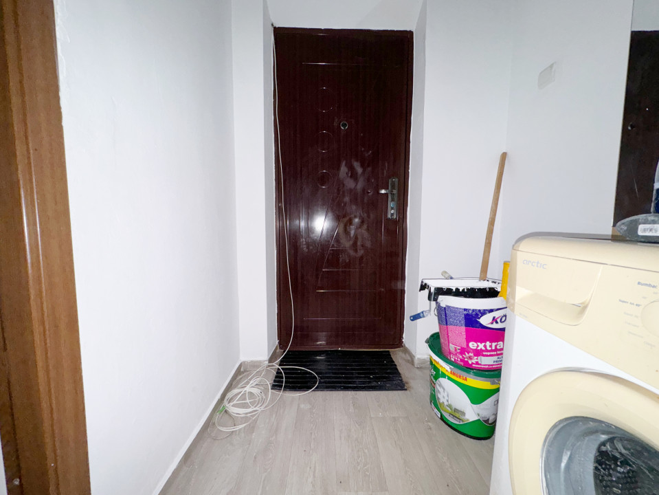 Apartament 3 camere decomandat,72mp utili,balcon 8mp -Sagului