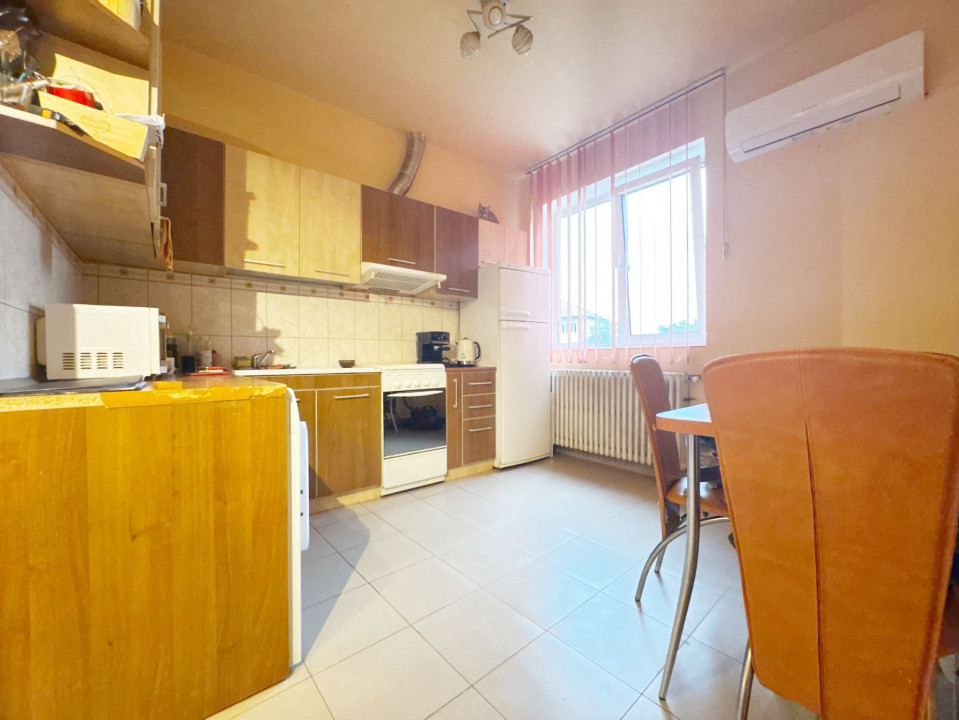 Apartament semidecomandat cu 2 camere, 41 mp utili, etaj 3/3, zona Buziasului