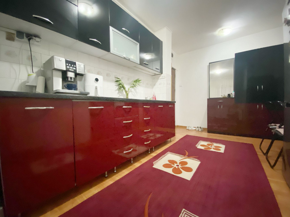 Apartament semidecomandat cu 2 camere, 50 mp utili, etaj 4/4, zona Girocului