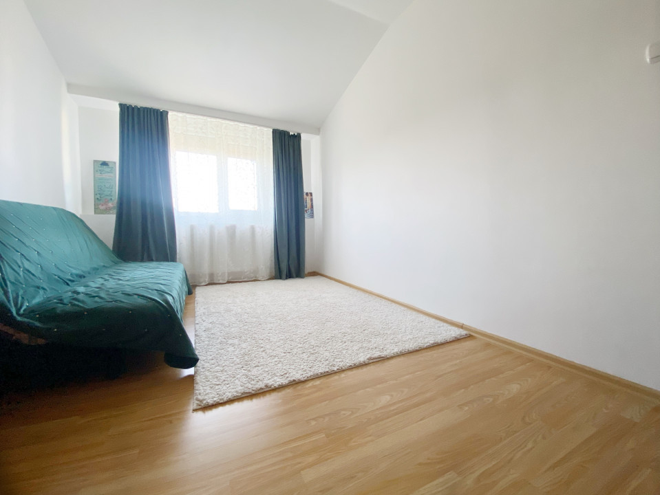 Apartament 2 camere, decomandat, 40 mp utili, etaj 5/5, zona Girocului