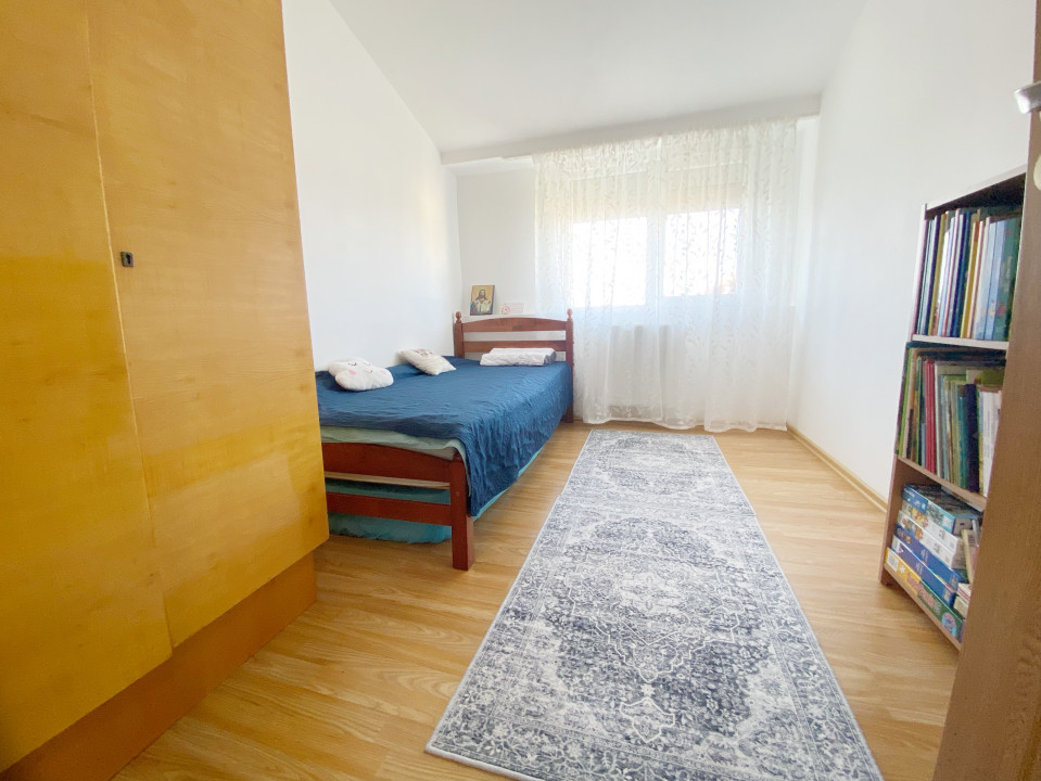 Apartament 2 camere, decomandat, 40 mp utili, etaj 5/5, zona Girocului