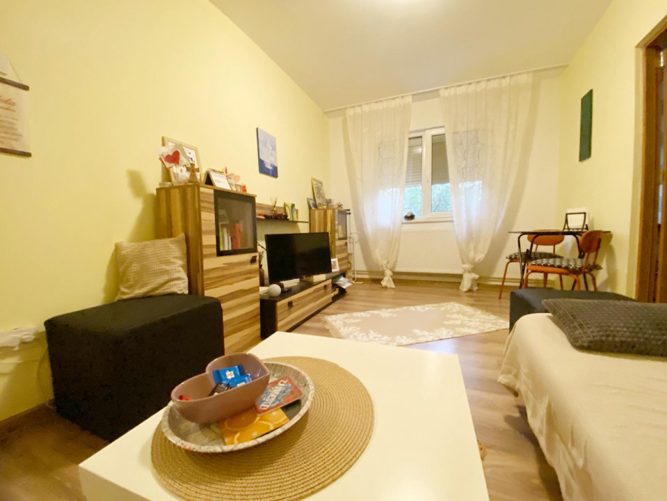 Apartament 2 camere, decomandat, 38 mp utili, etaj P/4, zona Spitalul Judetean