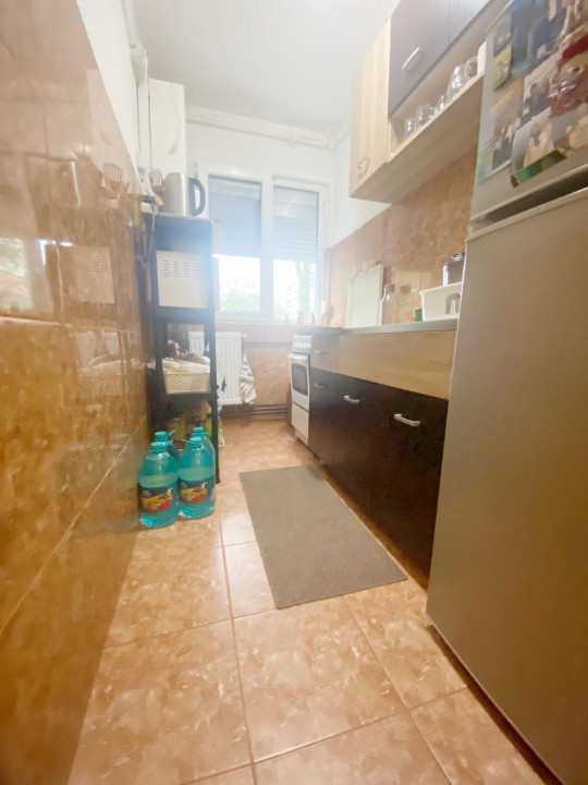 Apartament 2 camere, decomandat, 38 mp utili, etaj P/4, zona Spitalul Judetean