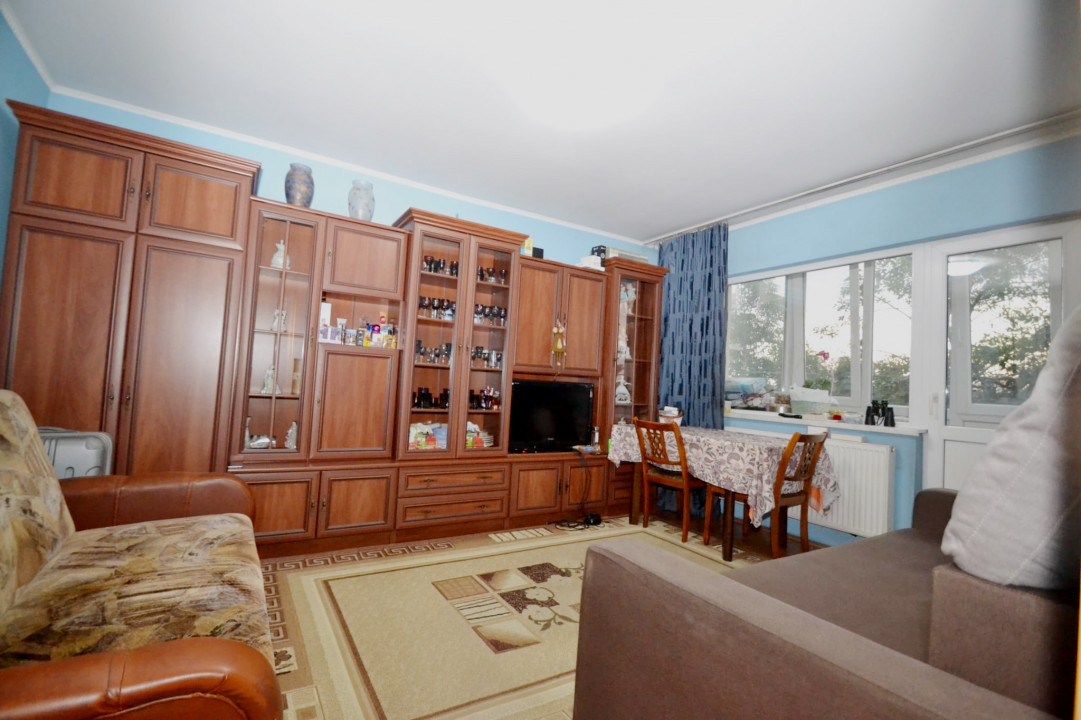 Apartament 3 camere, decomandat, 56 mp utili, etaj 2/10, zona Sagului