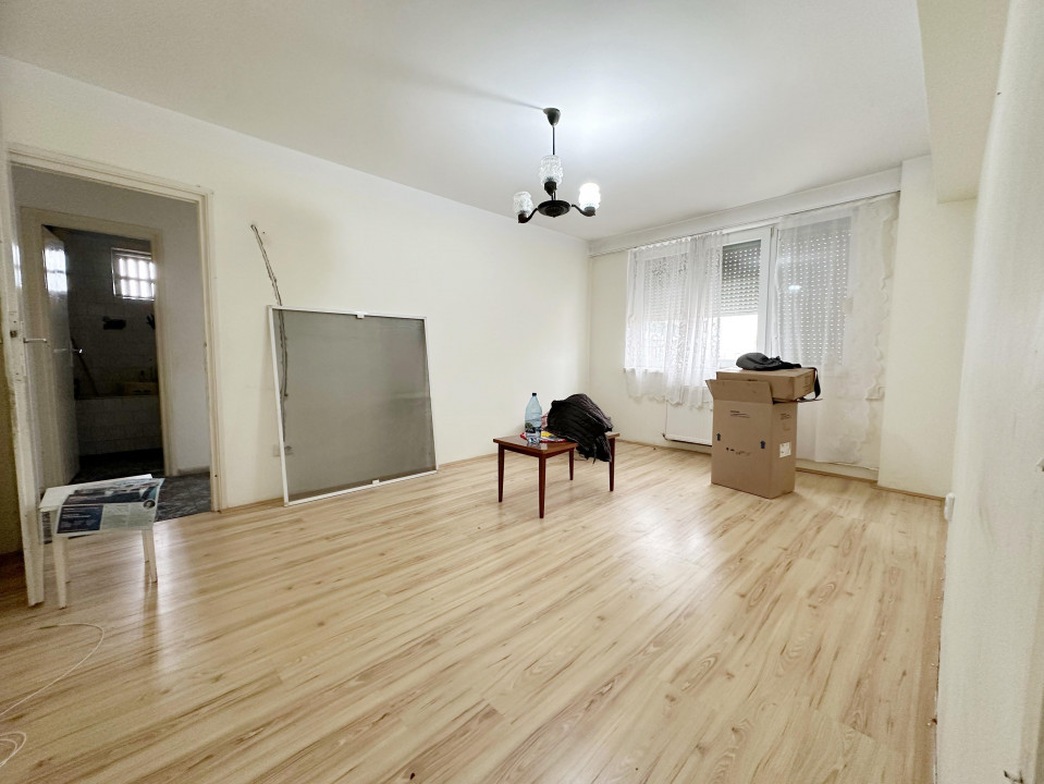 Apartament 3 camere semidecomandat,62mp utili, etaj 6/7 -Ultracentral