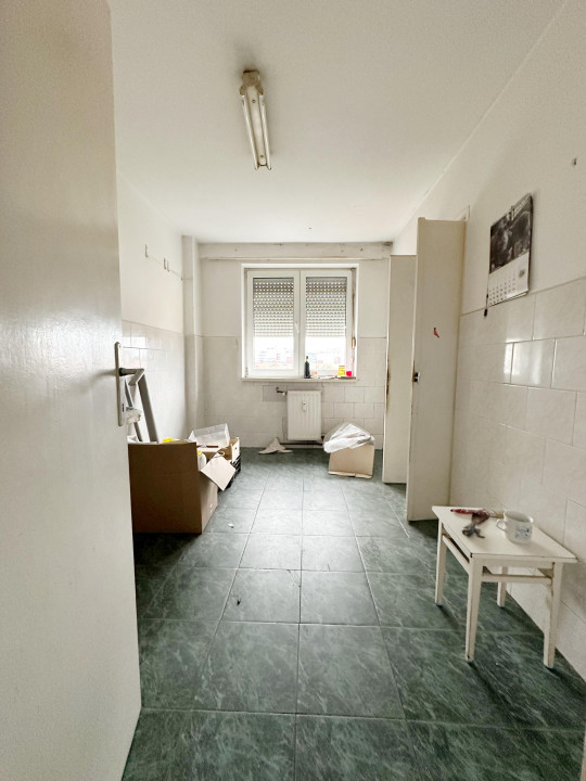 Apartament 3 camere semidecomandat,62mp utili, etaj 6/7 -Ultracentral