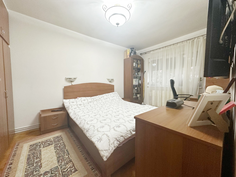 Apartament 3 camere, decomandat, 86 mp utili, etaj 4/4, zona Girocului