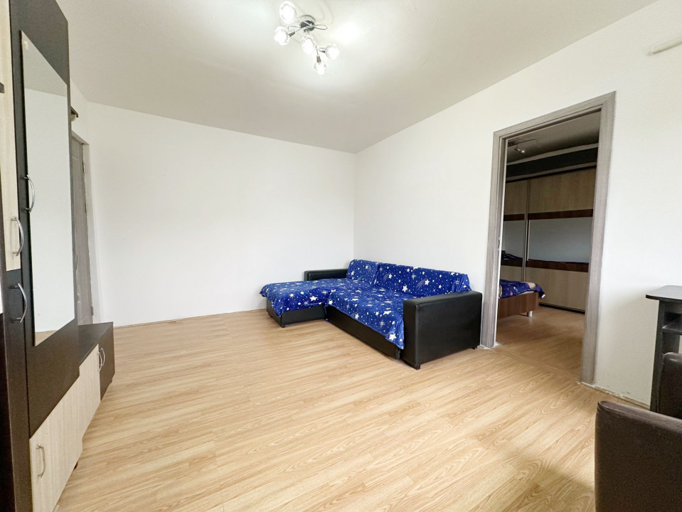 Apartament 2 camere, semidecomandat, 50 mp utili, etaj 4/4, zona Doina