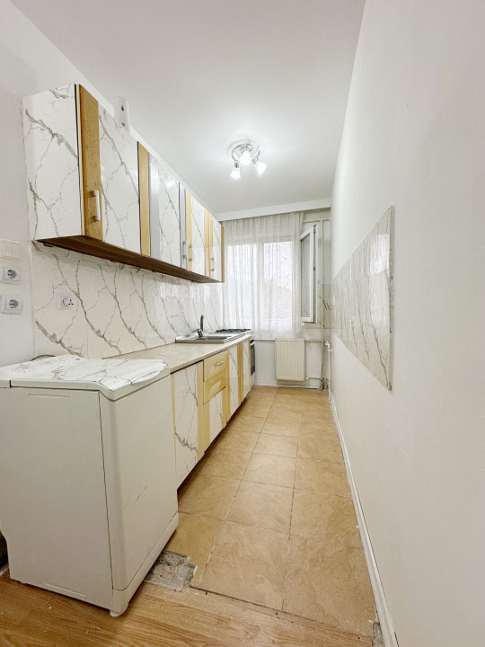 Apartament 2 camere, semidecomandat, 50 mp utili, etaj 4/4, zona Doina