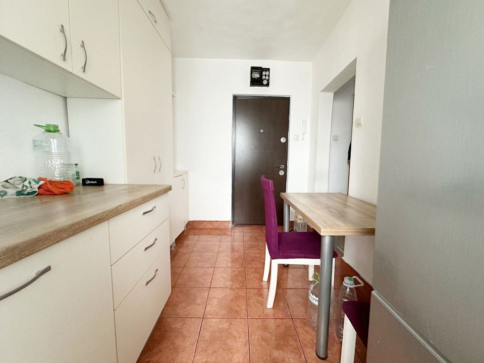 Apartament 3 camere, semidecomandat, 56 mp utili, etaj 8/10, zona Sagului