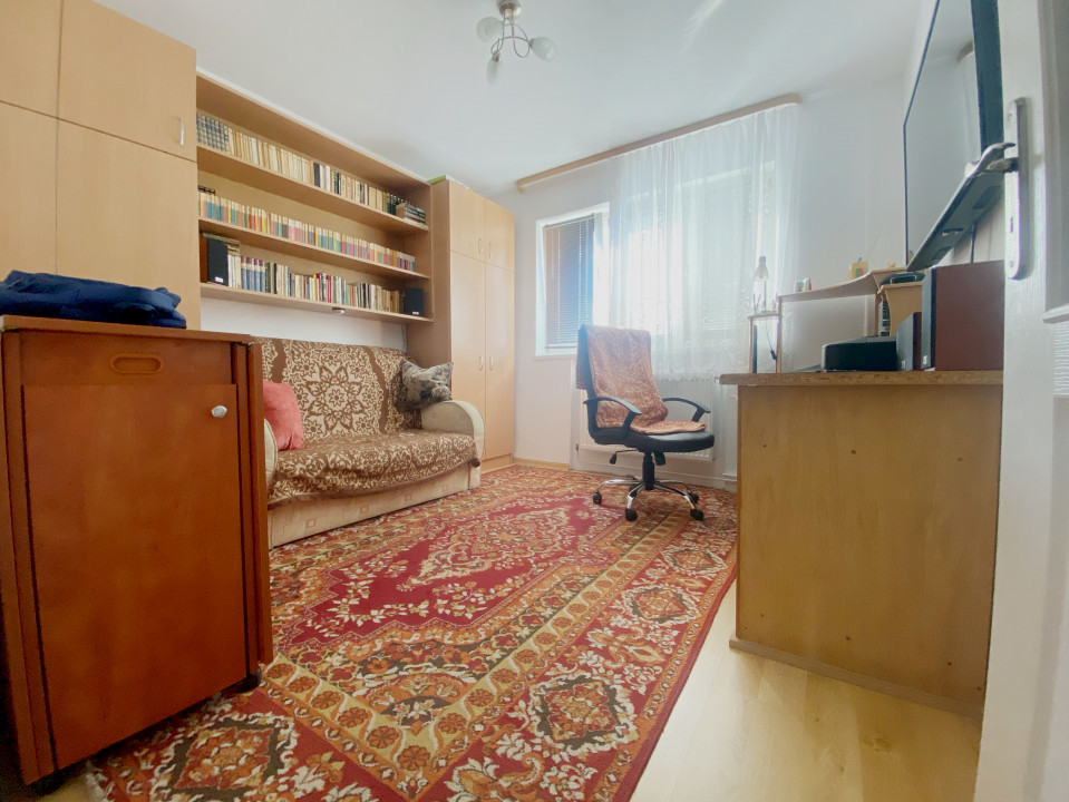 Apartament 3 camere, semidecomandat, 67mp utili, etaj 3/4, zona Dambovita