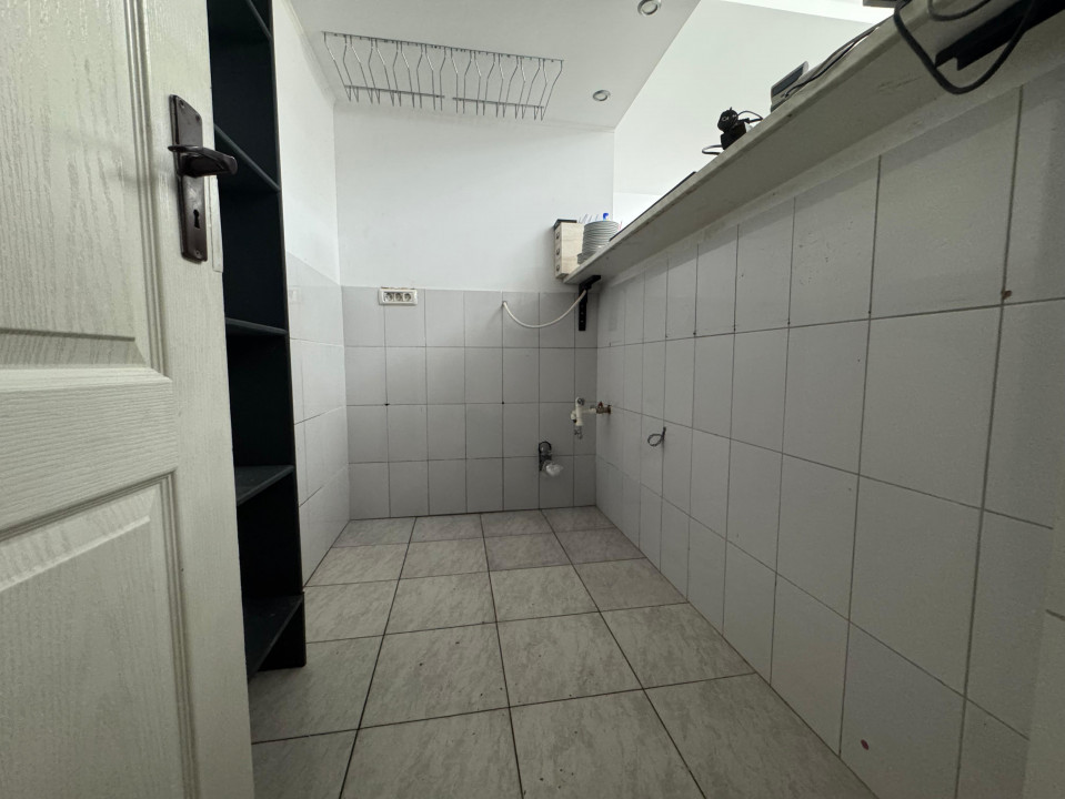 Duplex 6 camere, decomandat, 420 mp utili, 888 mp teren, etaj P+M, Mosnita Noua