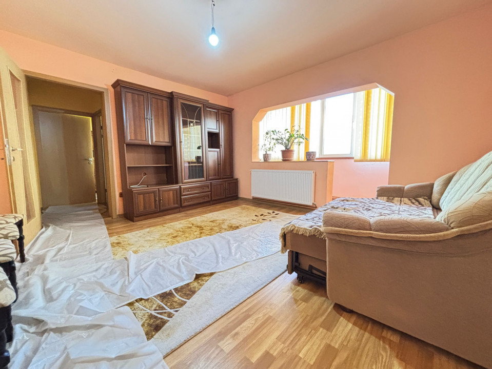 Apartament 3 camere, semidecomandat, 60mp utili, etaj 2, zona Dambovita