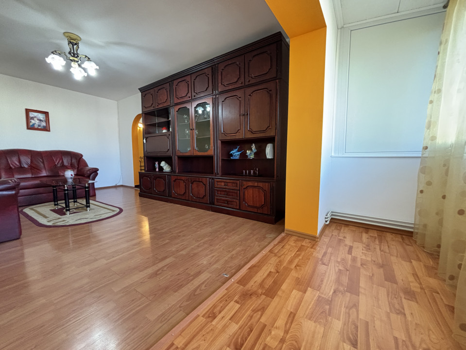 Apartament 3 camere, decomandat, 66mp, 2 balcoane-  zona Girocului 