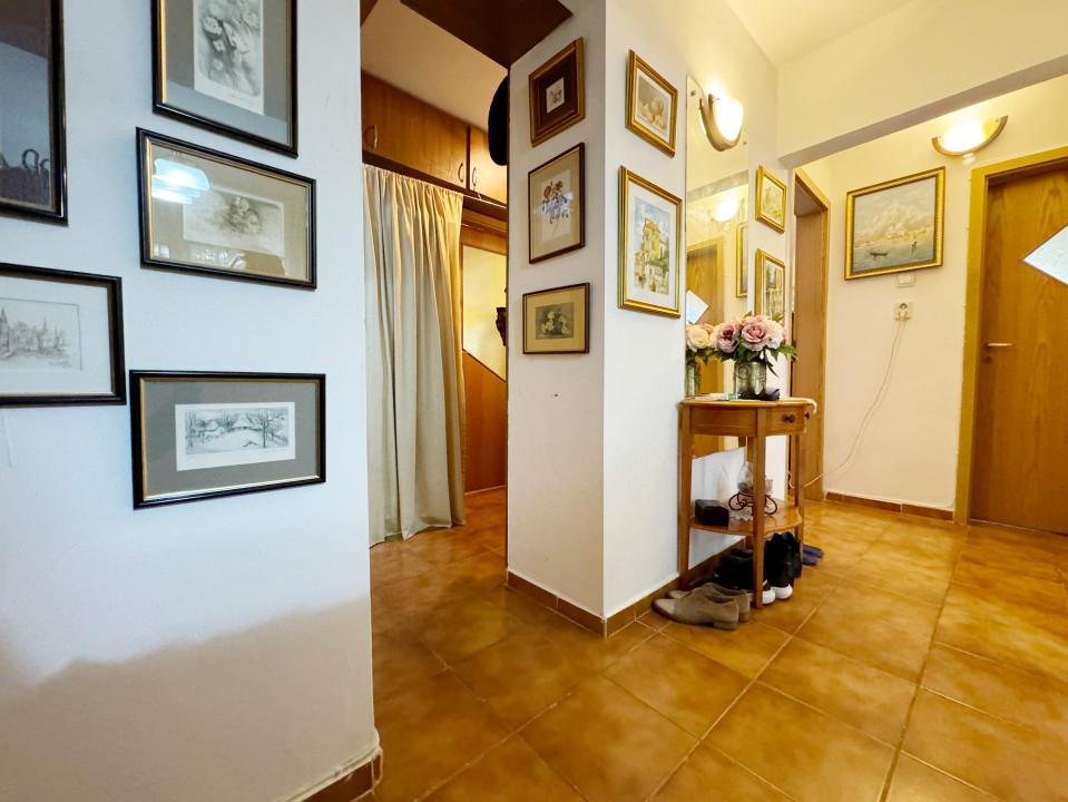 Apartament 3 camere, decomandat, parter, 70mp utili -Girocului 