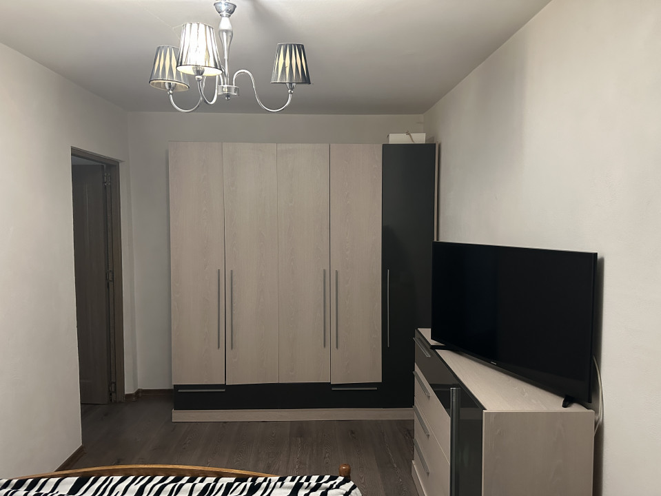 Apartament 3 camere 42 mp utili, decomandat,, zona Piata Doina