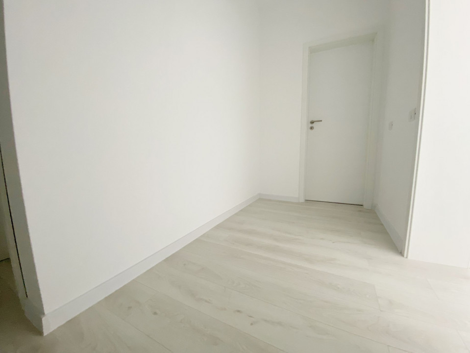 Apartament 3 camere, decomandat, 70mp utili, etaj 1/2, Dumbravita